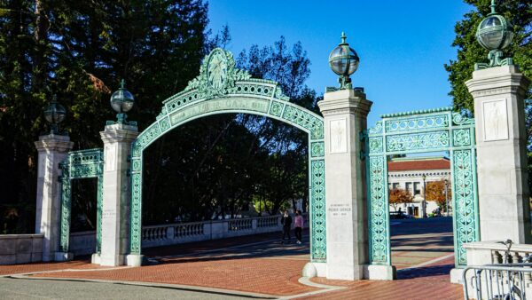 編入学を目指すあなたに！海外大学の選択肢と必要な準備